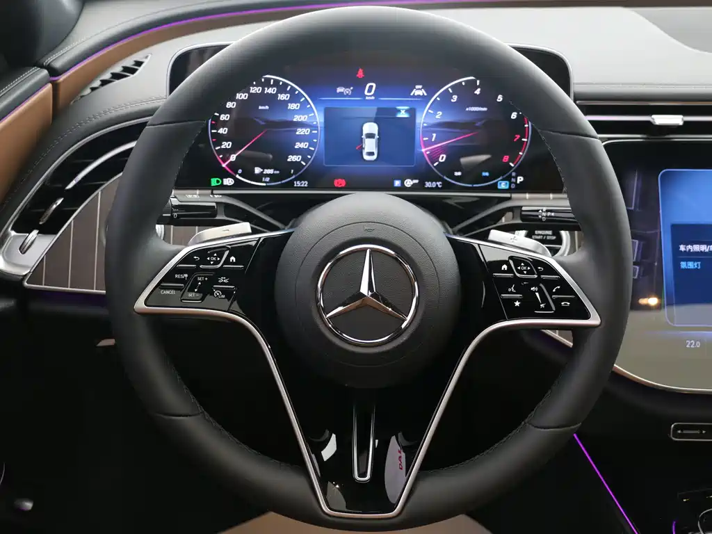 Mercedes-Benz E-Class 2025 — фото 8