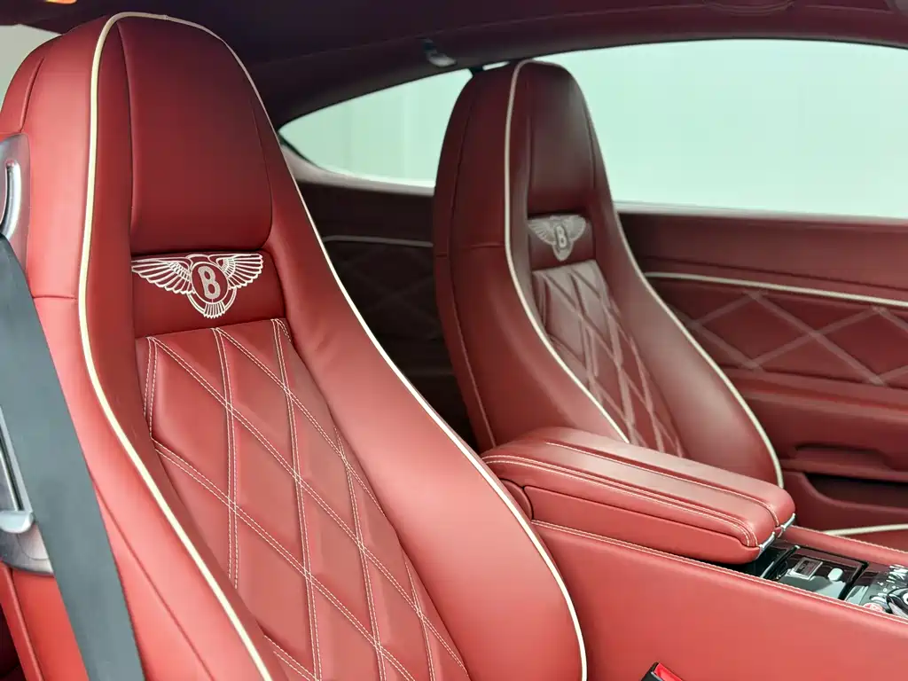 Bentley Continental 2010 — фото 12
