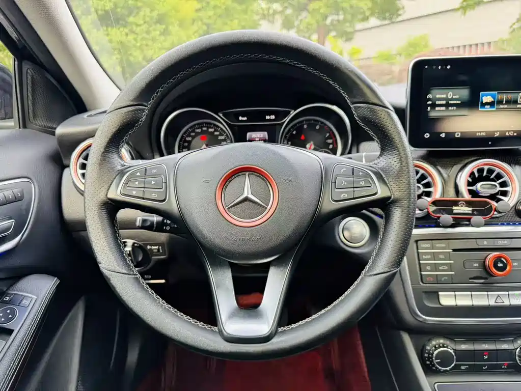 Mercedes-Benz GLA 2018 — фото 9