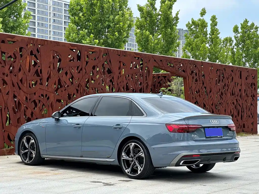 Audi A4L 2022 — фото 5