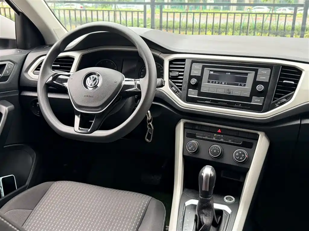 Volkswagen T-Roc 2019 — фото 12