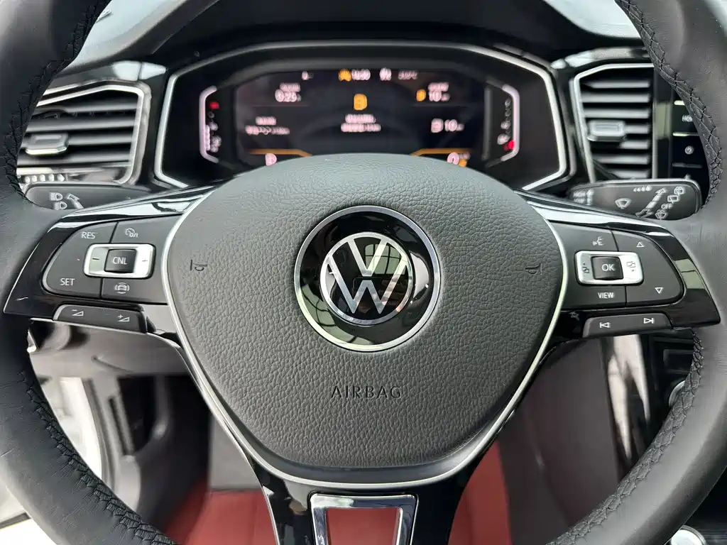 Volkswagen T-Roc 2023 — фото 14