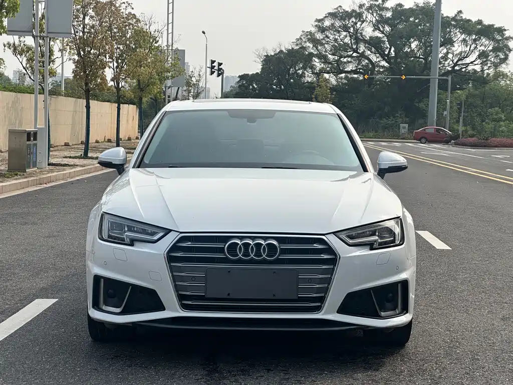 Audi A4L 2019 — фото 2