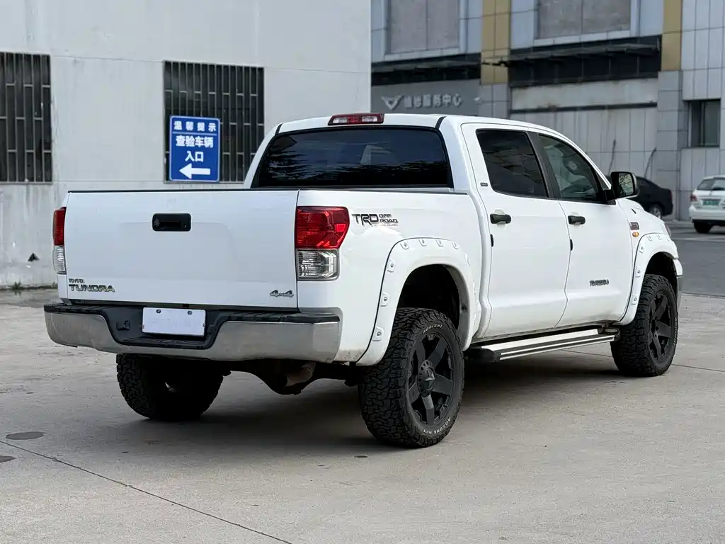 Toyota Tundra 2013 — фото 8