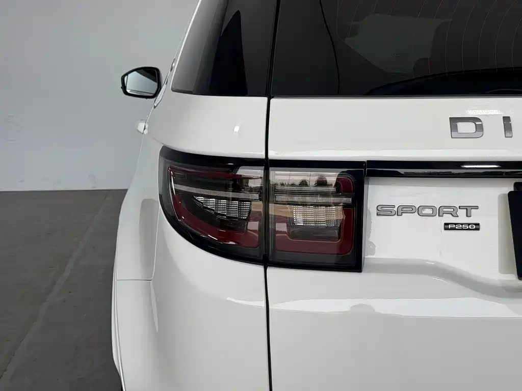 Land Rover Discovery Sport 2023 — фото 13