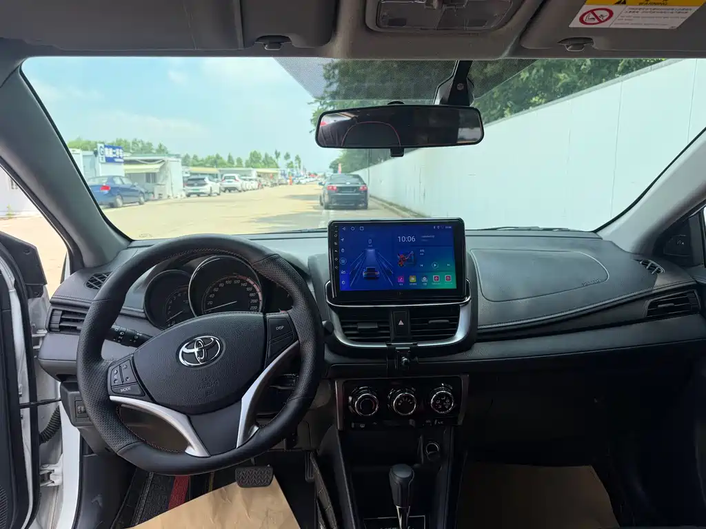 Toyota Yaris L 2023 — фото 10