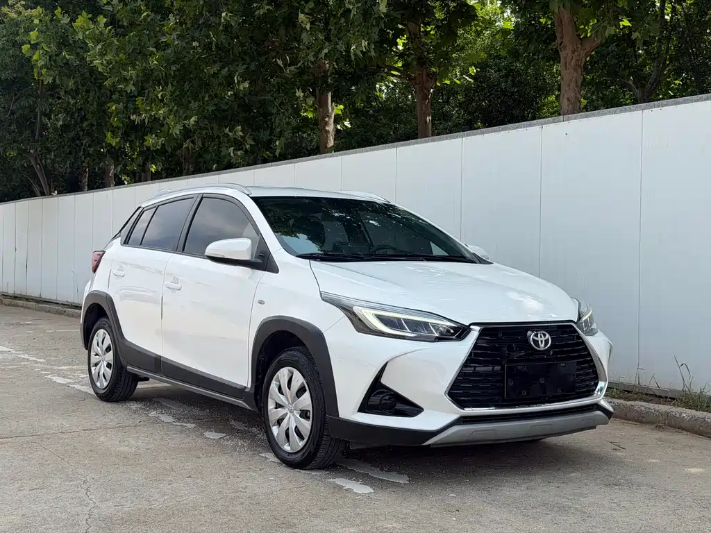 Toyota Yaris L 2023