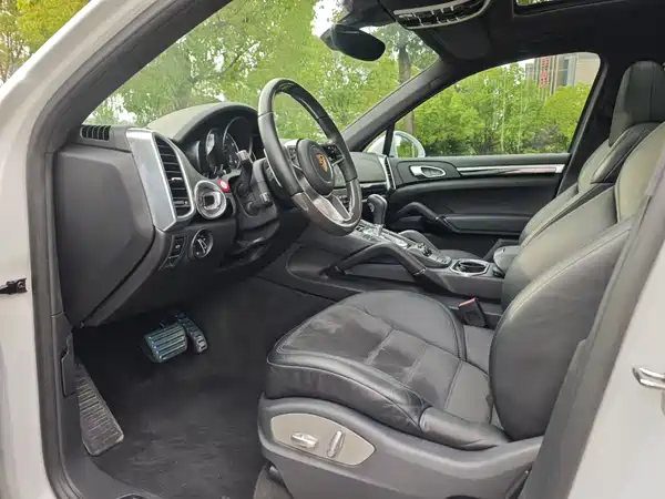 Porsche Cayenne 2016