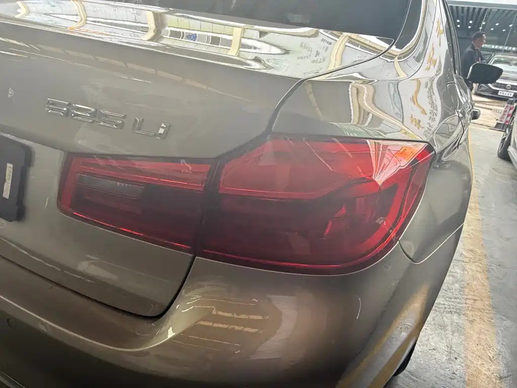 BMW 5 Series 2020 — фото 18