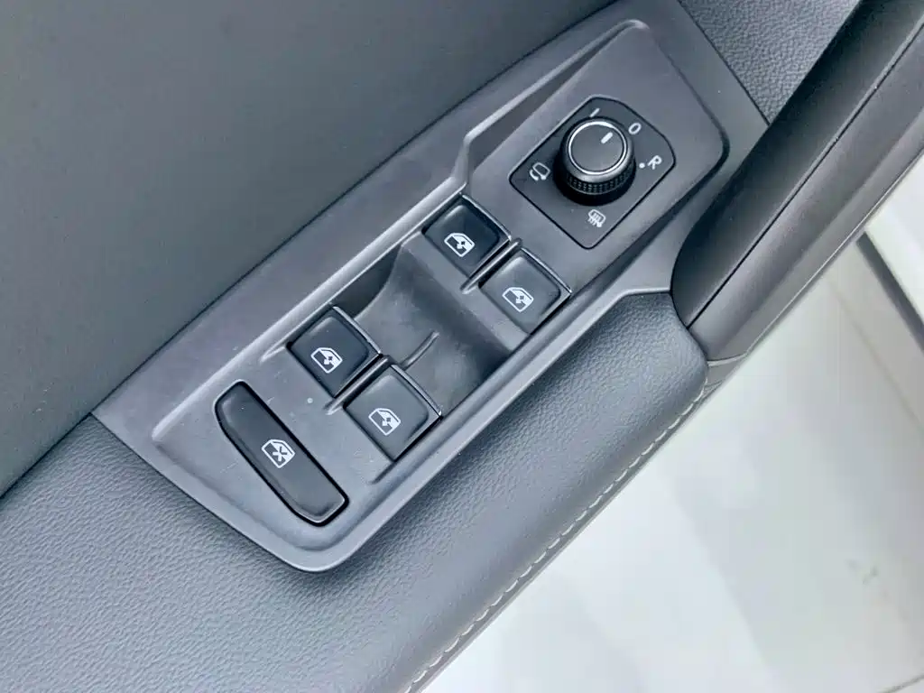 Volkswagen Tiguan L 2020 — фото 31