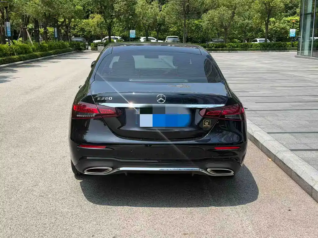 Mercedes-Benz E-Class 2023 — фото 4