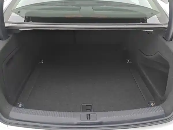Audi A4L 2016