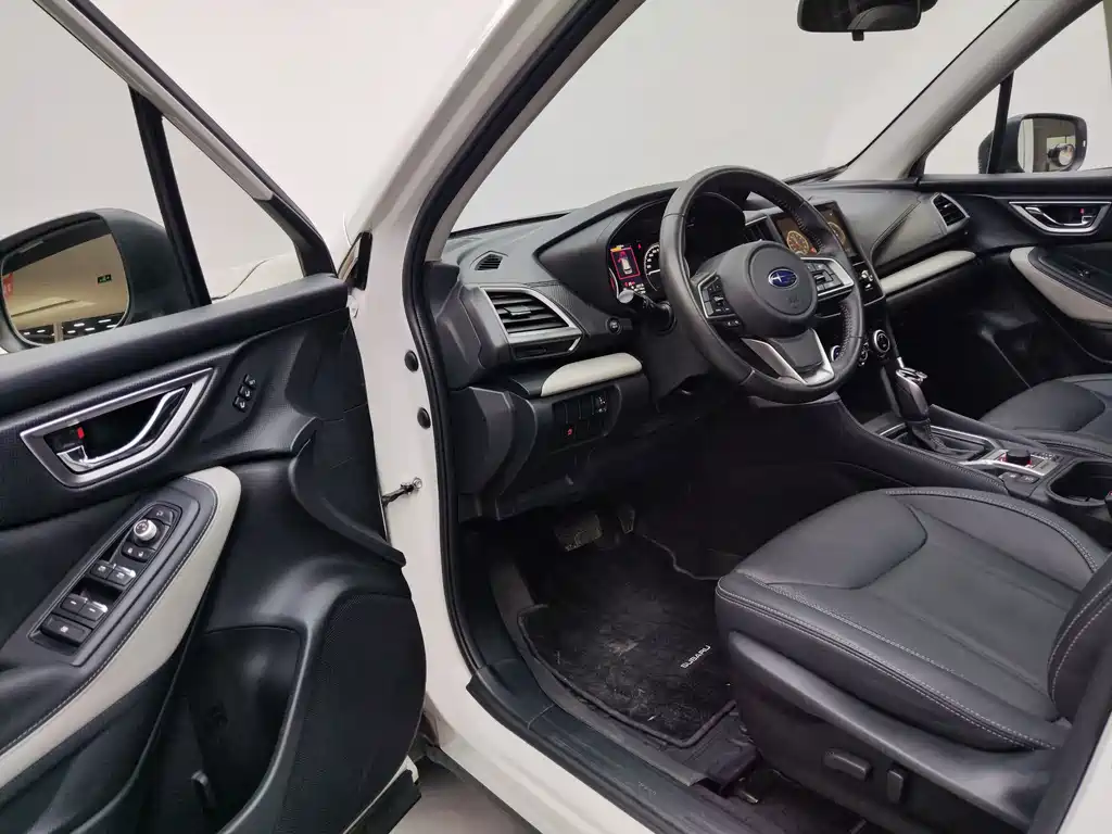 Subaru Forester 2022 — фото 10