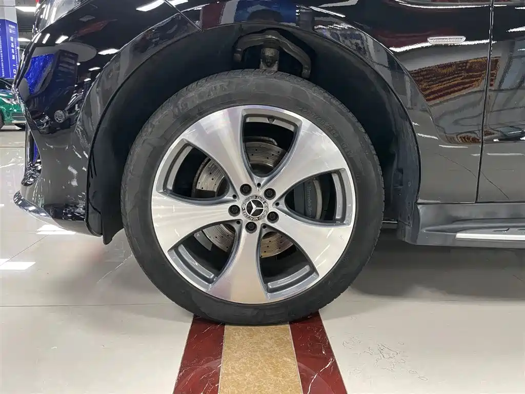 Mercedes-Benz GLE 2018 — фото 28