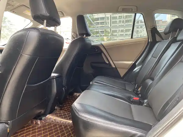 Toyota RAV4 2013