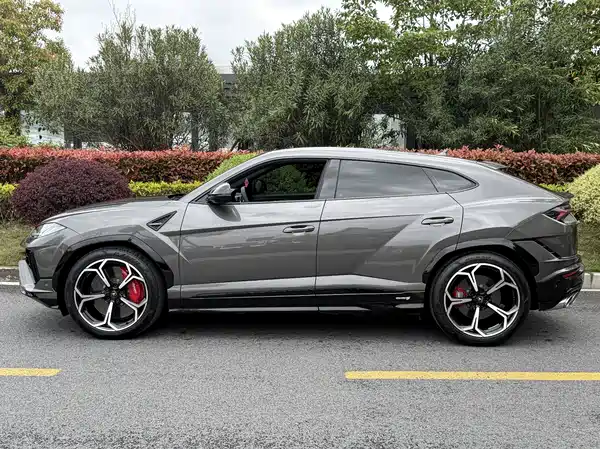 Lamborghini Urus 2023