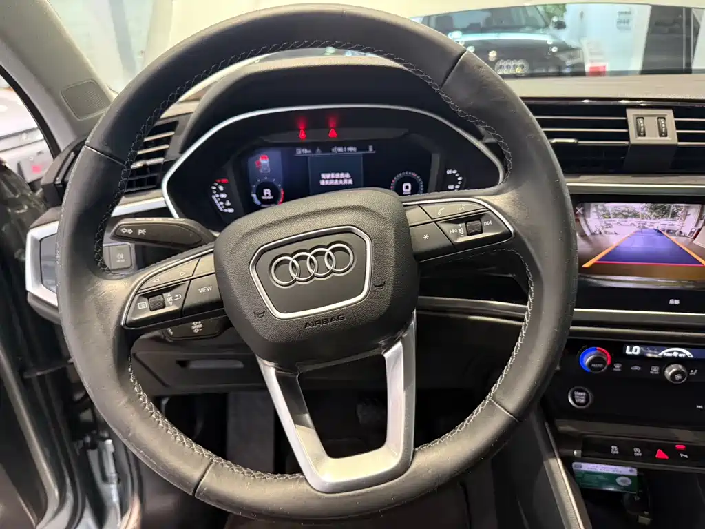 Audi Q3 2022 — фото 12