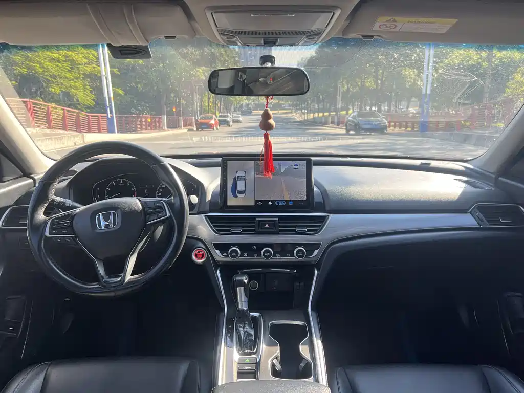 Honda Accord 2019 — фото 14
