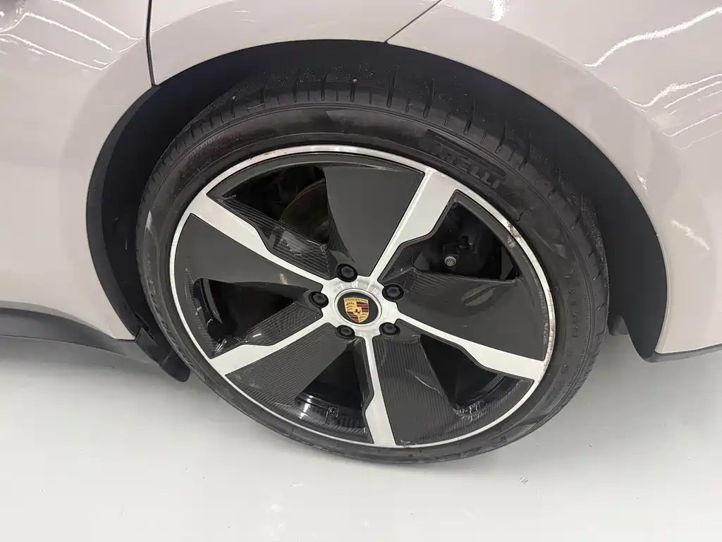 Porsche Taycan 2020 — фото 13