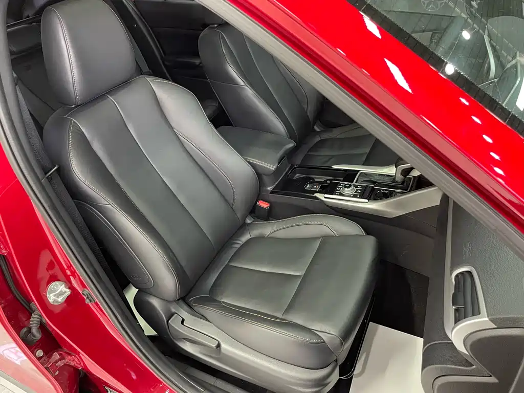 Mitsubishi Eclipse Cross 2020 — фото 19