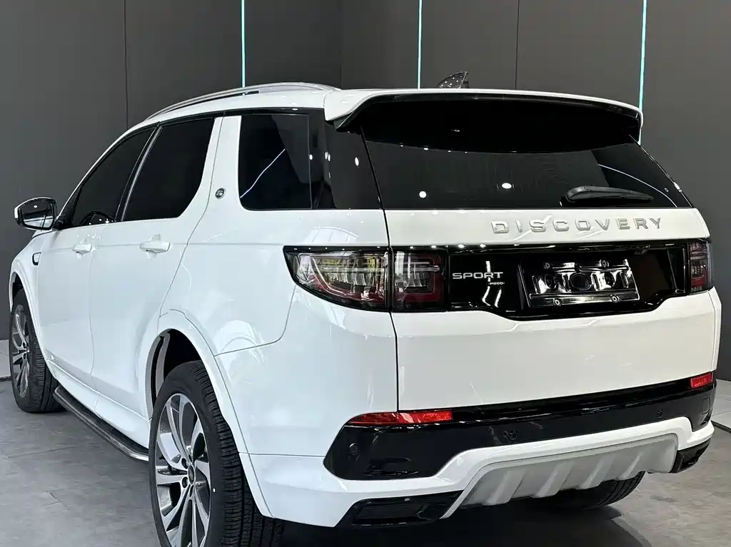 Land Rover Discovery Sport 2023 — фото 8