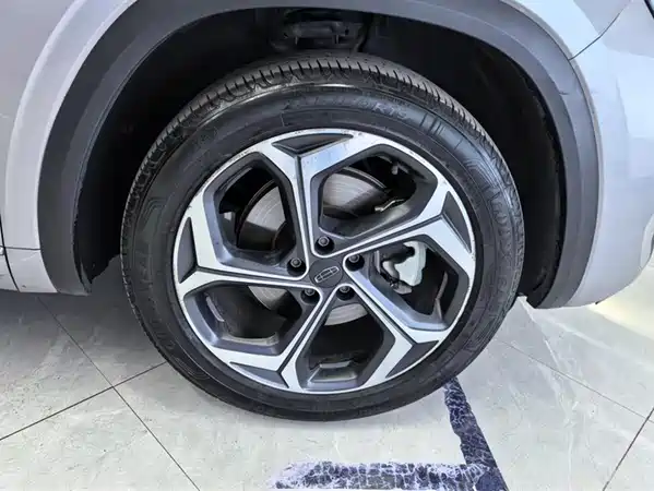 Geely Xingyue L 2022
