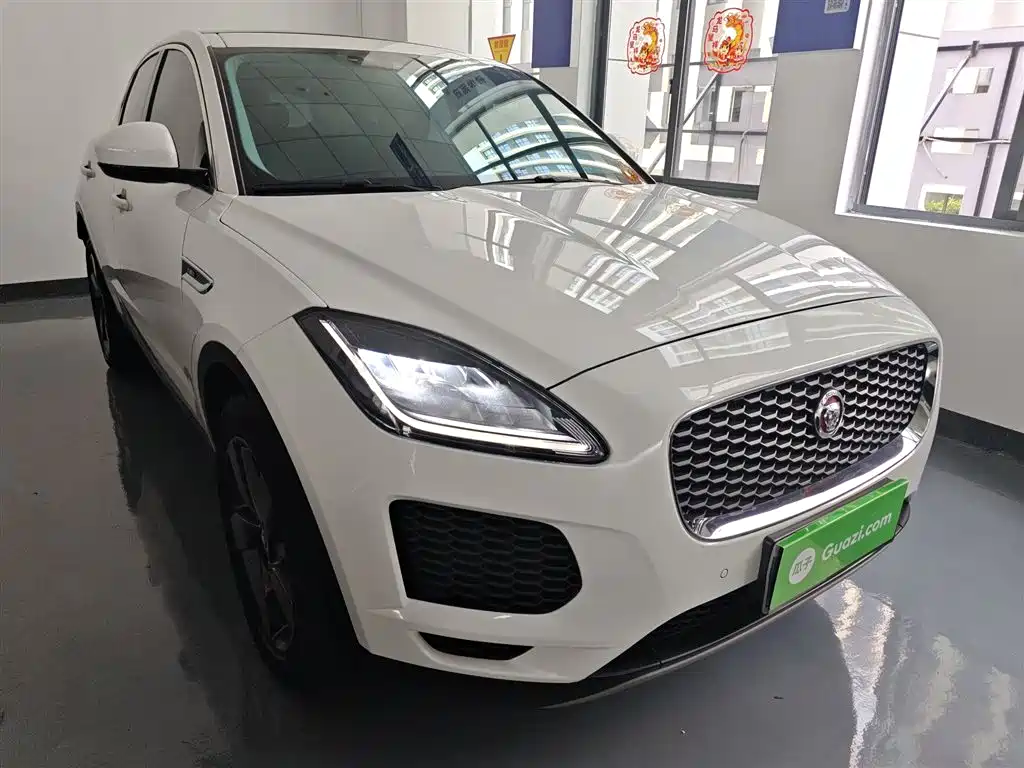 Jaguar E-PACE 2021 — фото 22