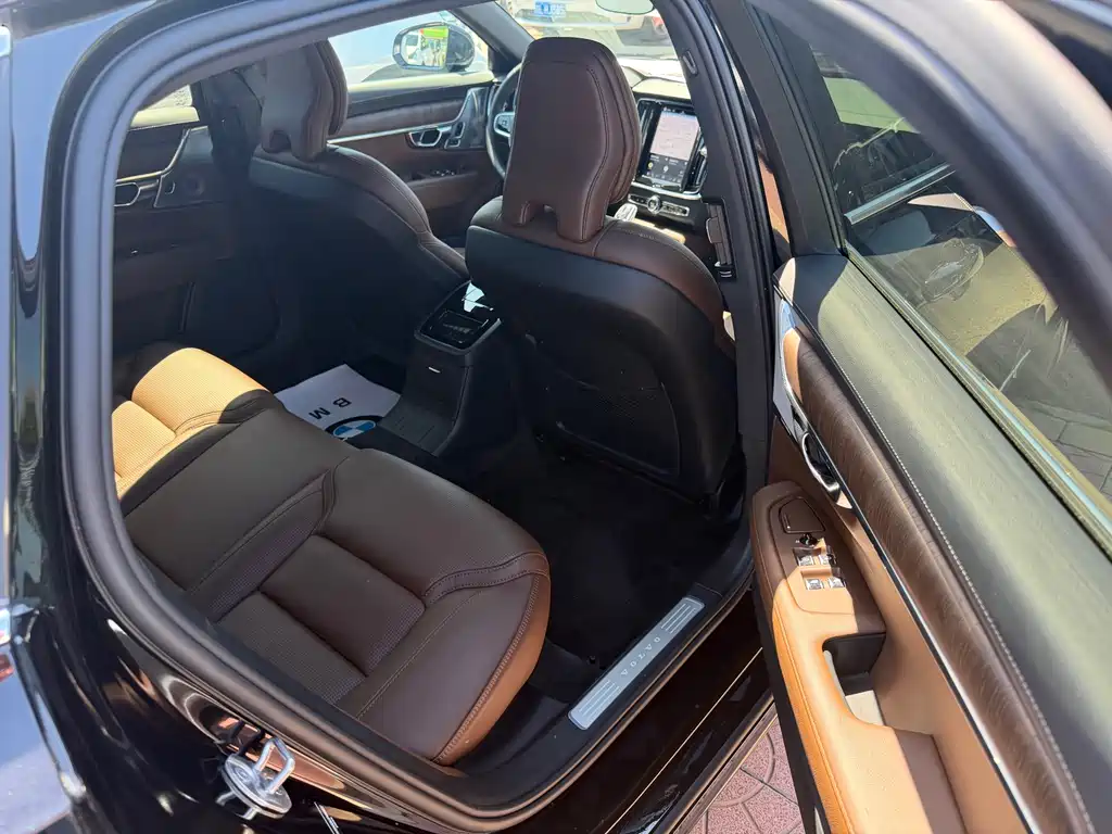 Volvo S90 PHEV 2025 — фото 10