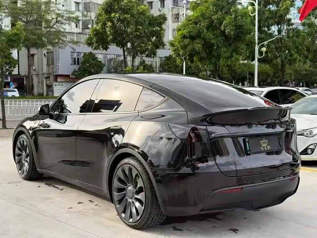 Tesla Model Y 2022 — фото 4