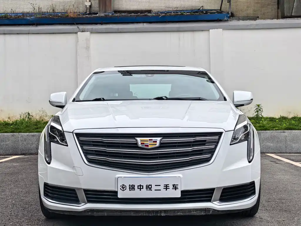 Cadillac XTS 2018 — фото 1