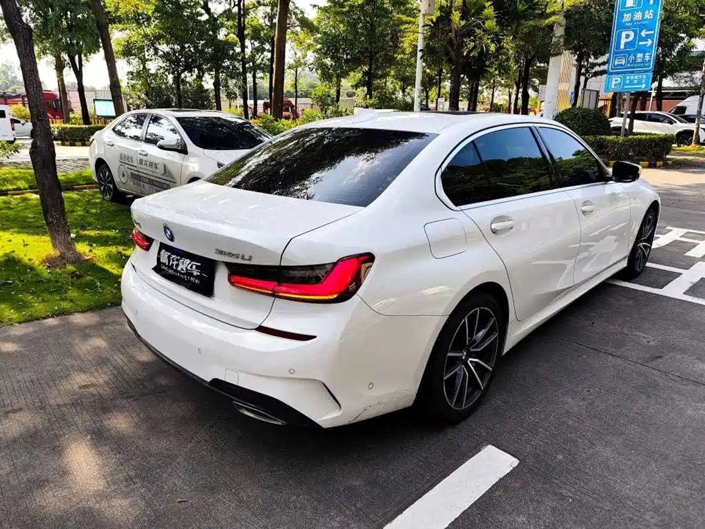 BMW 3 Series 2021