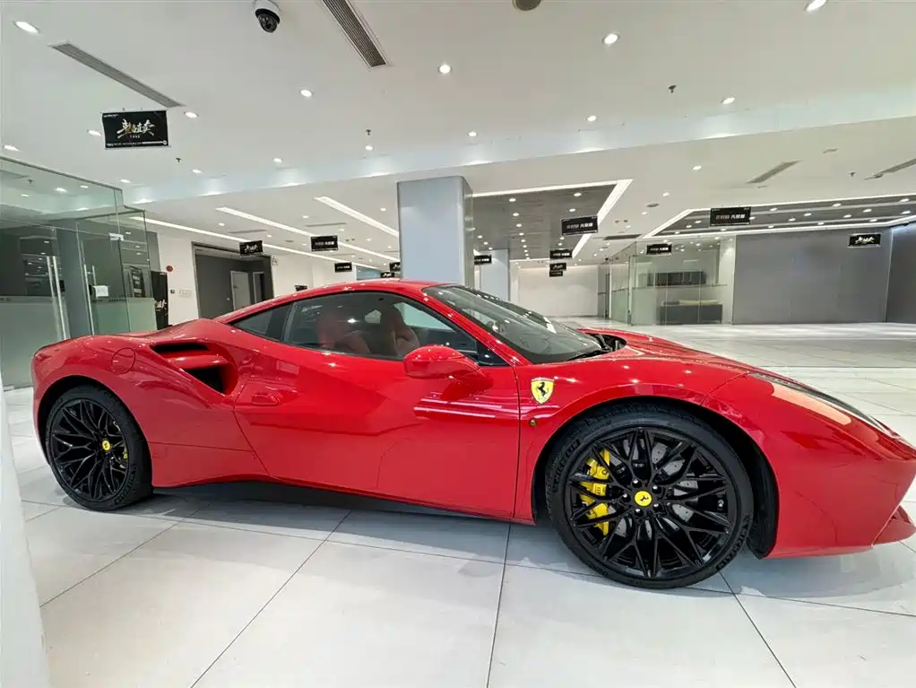 Ferrari 488 2018 — фото 3