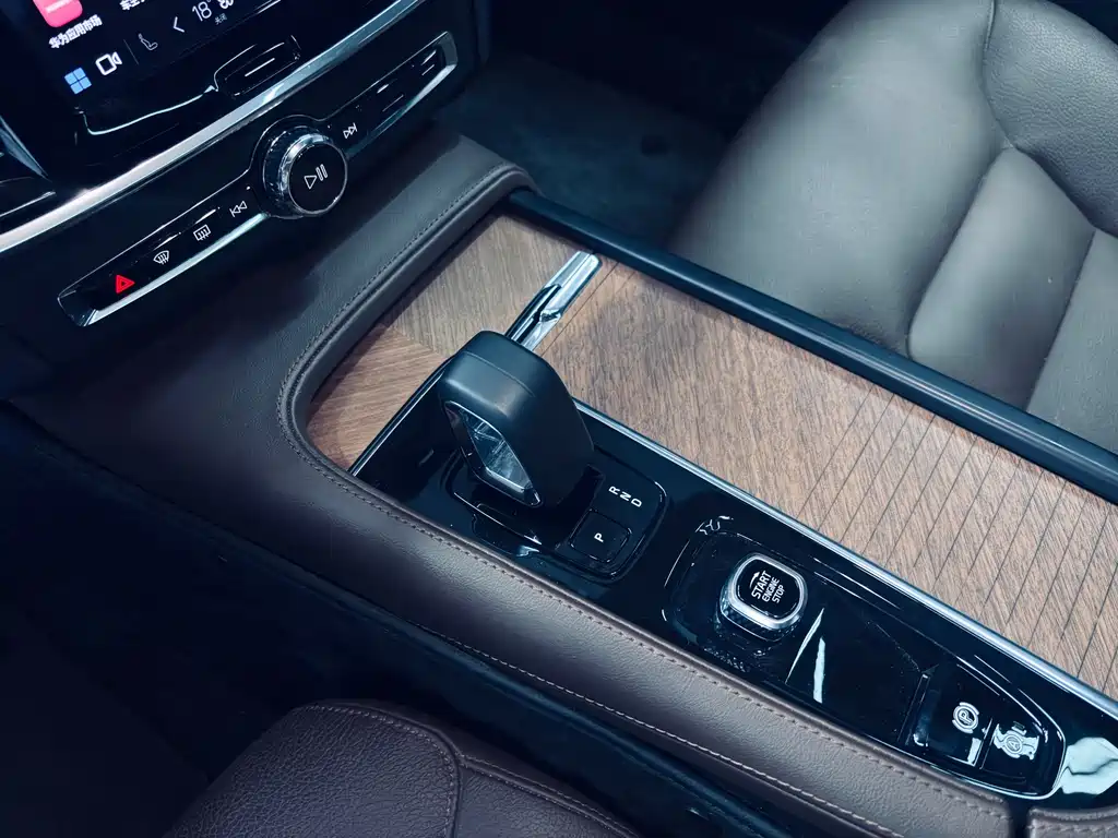 Volvo S90 2025 — фото 13