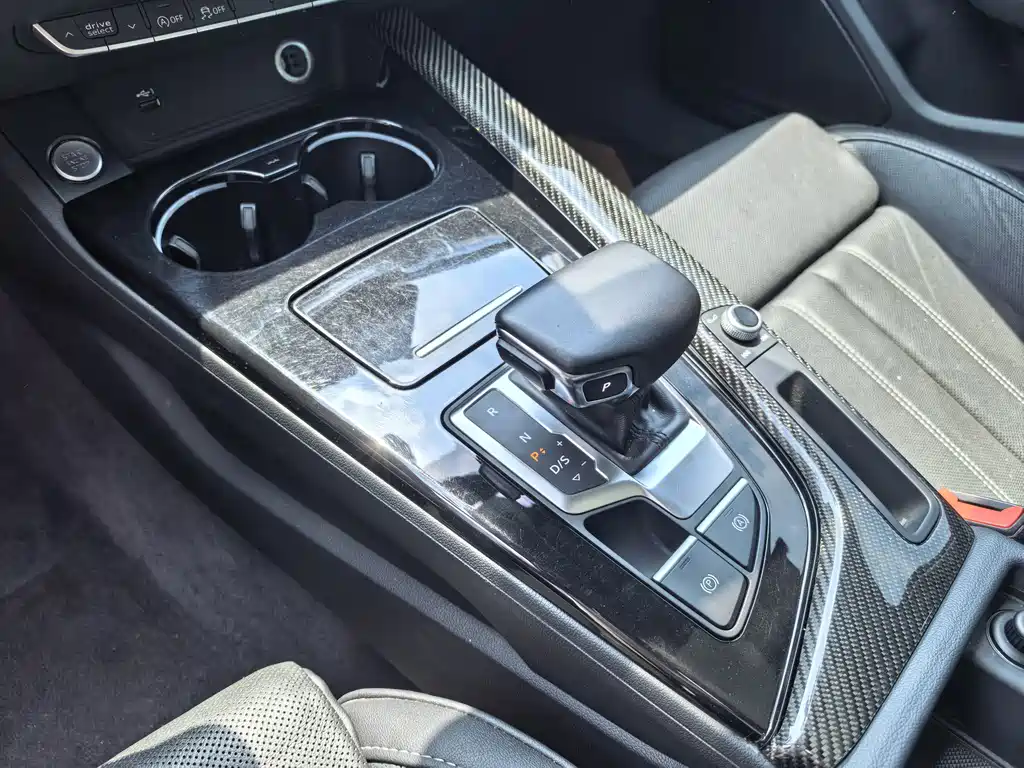 Audi A4L 2021