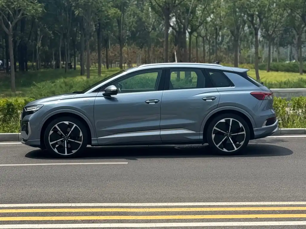 Audi Q4 e-tron 2023
