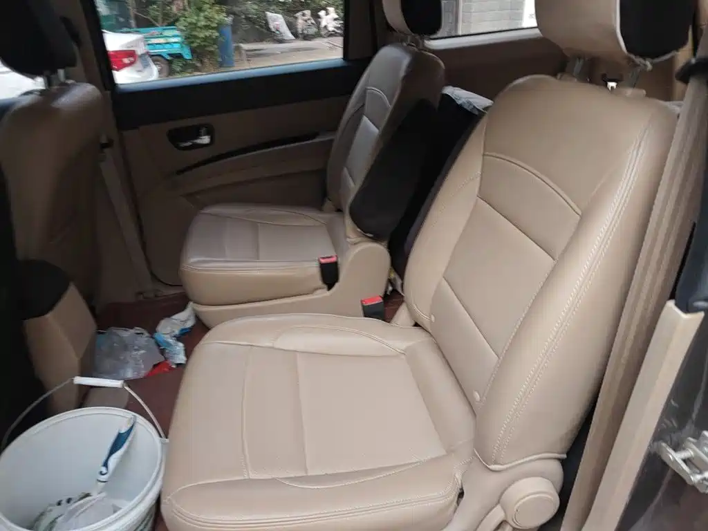 Wuling Hongguang 2014 — фото 14
