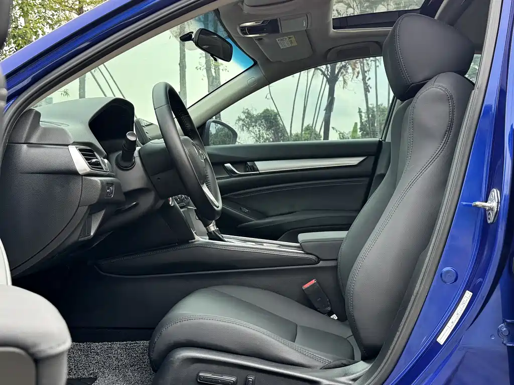 Honda Accord 2018 — фото 10