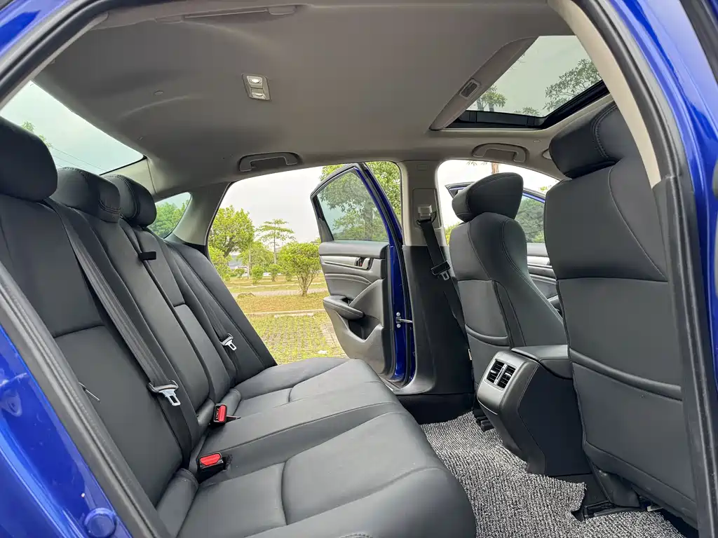 Honda Accord 2018 — фото 17