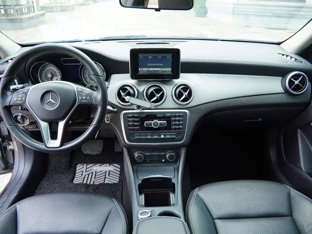 Mercedes-Benz GLA 2015 — фото 4