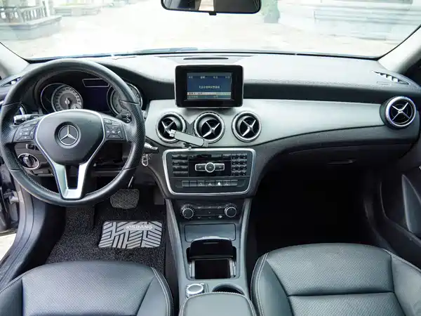 Mercedes-Benz GLA 2015