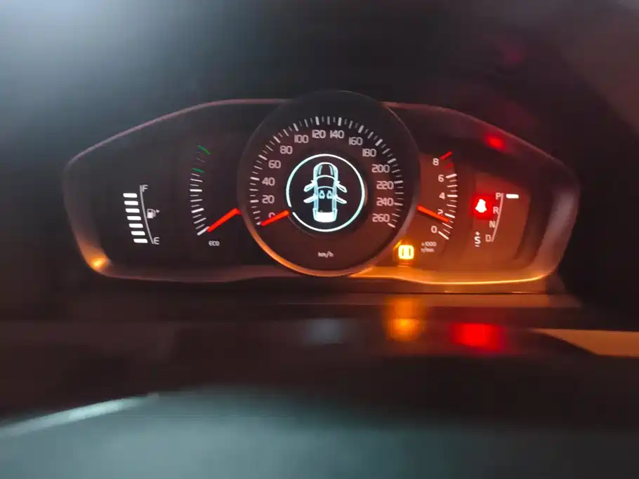 Volvo S60 2019 — фото 14
