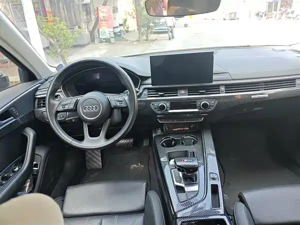 Audi A4L 2021