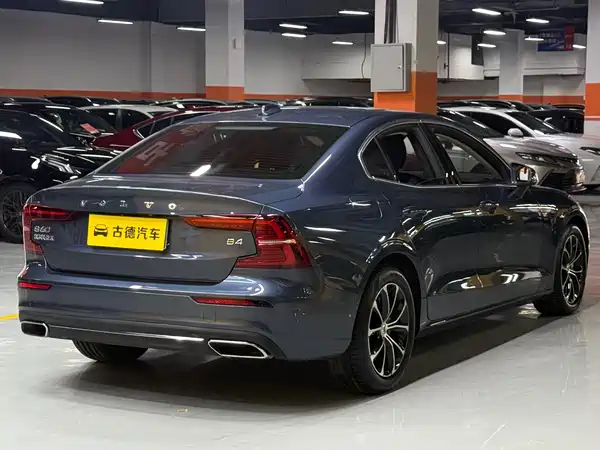 Volvo S60 2022