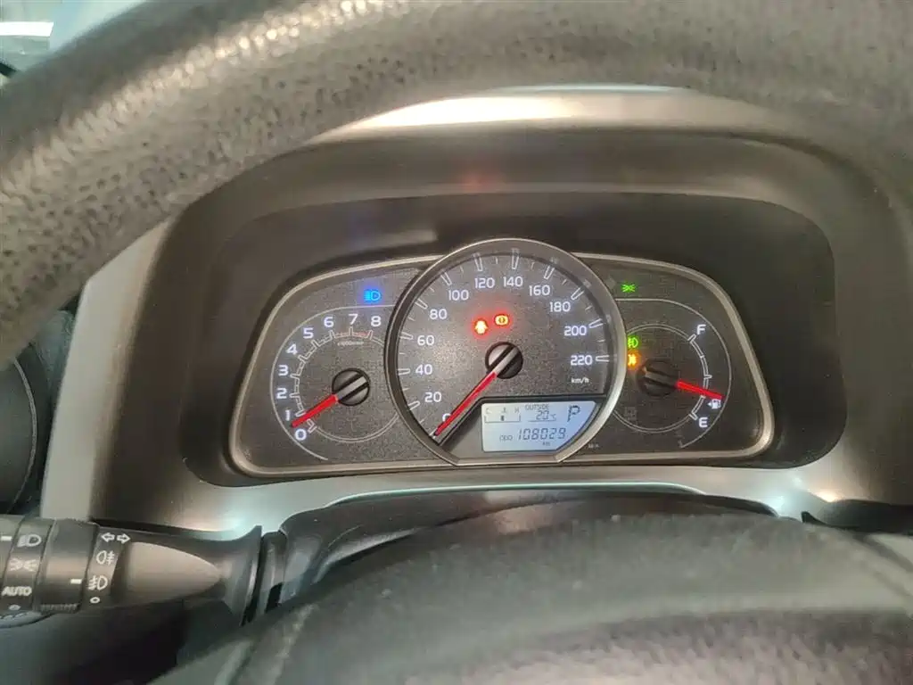 Toyota RAV4 2015 — фото 12