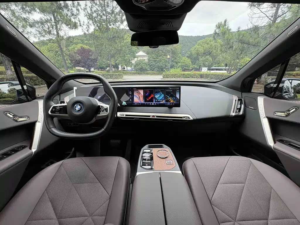 BMW iX 2024 — фото 17