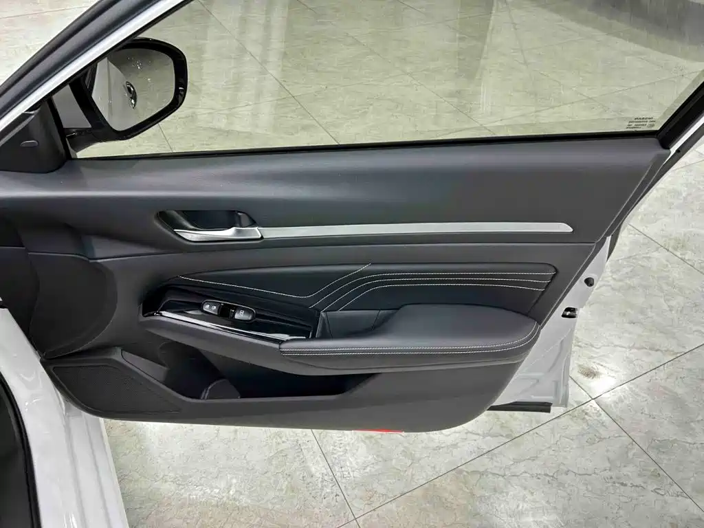 Nissan Teana 2023 — фото 12