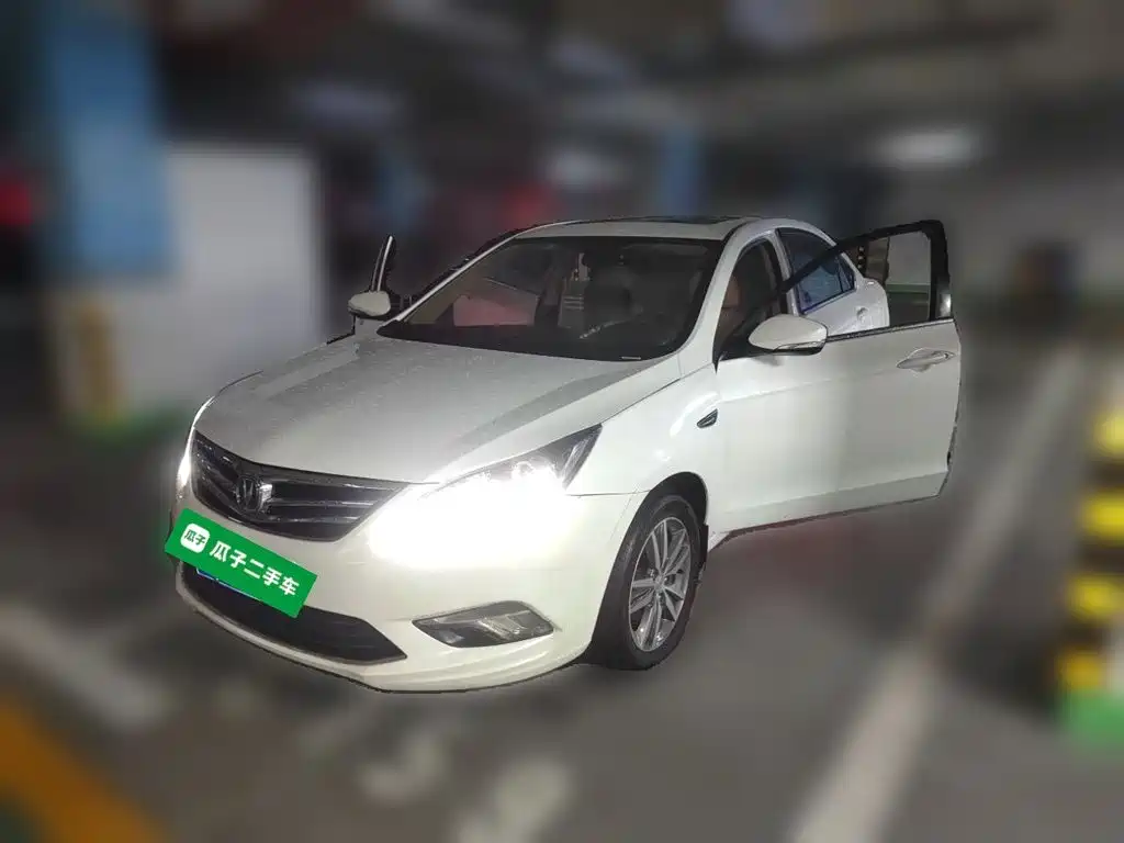 Changan Eado 2016 — фото 1