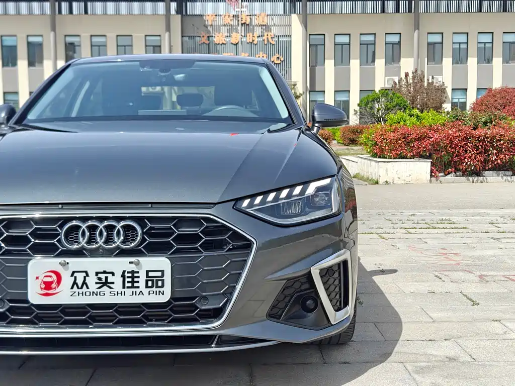 Audi A4L 2022 — фото 25