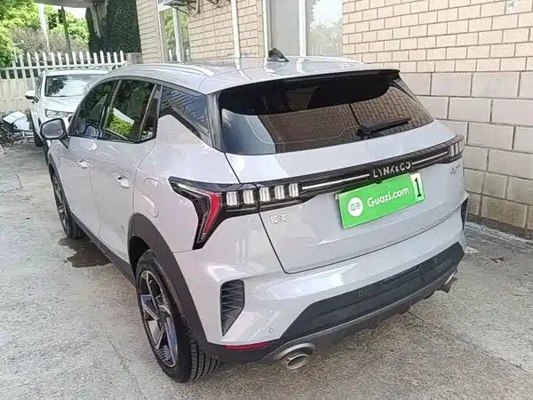 Lynk & Co 06 EM-P 2021
