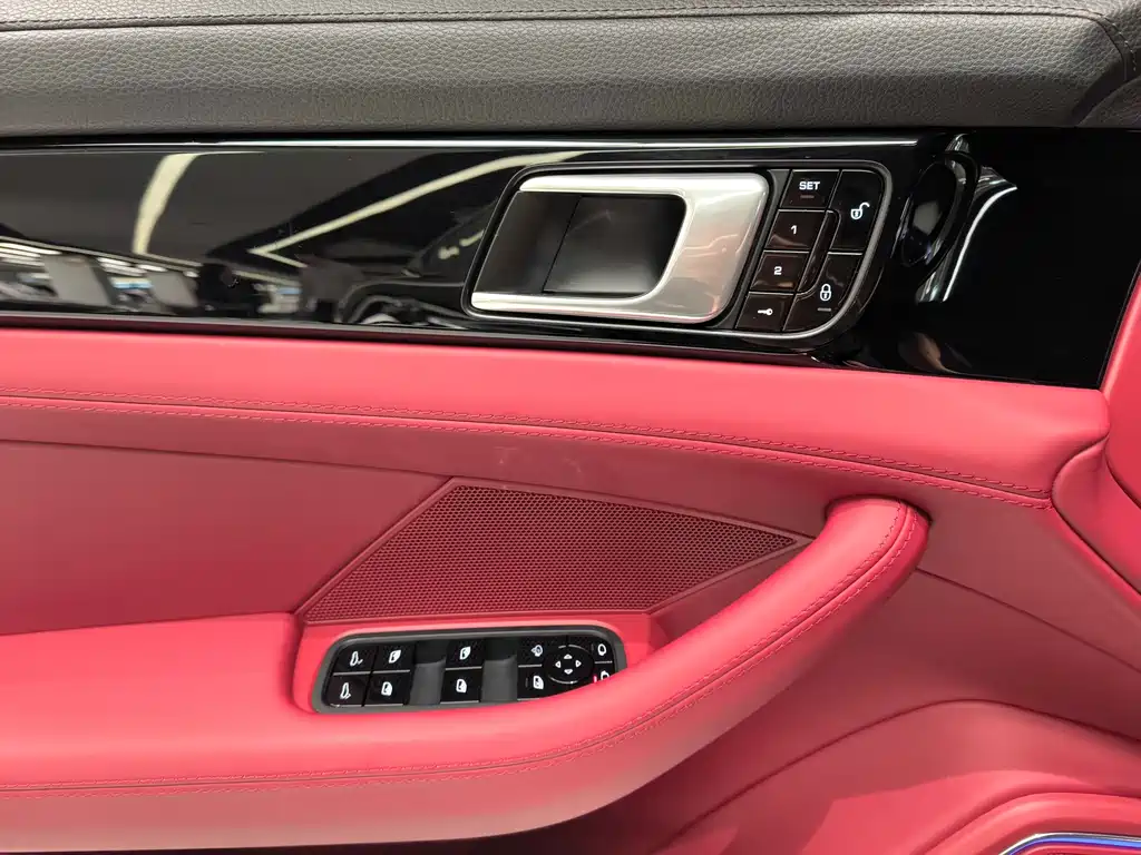 Porsche Panamera 2018 — фото 25
